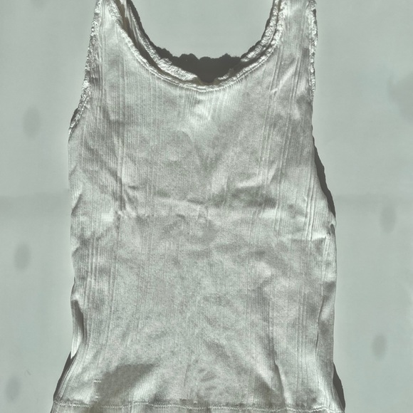 Zara white tank top with frilly detail on trim - Picture 3 of 3